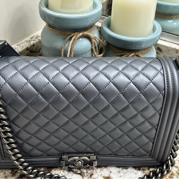 Chanel Medium Boy  CC Logo Metallic Gray Pewter Calfskin Quilted Flap Bag - Picture 1 of 16
